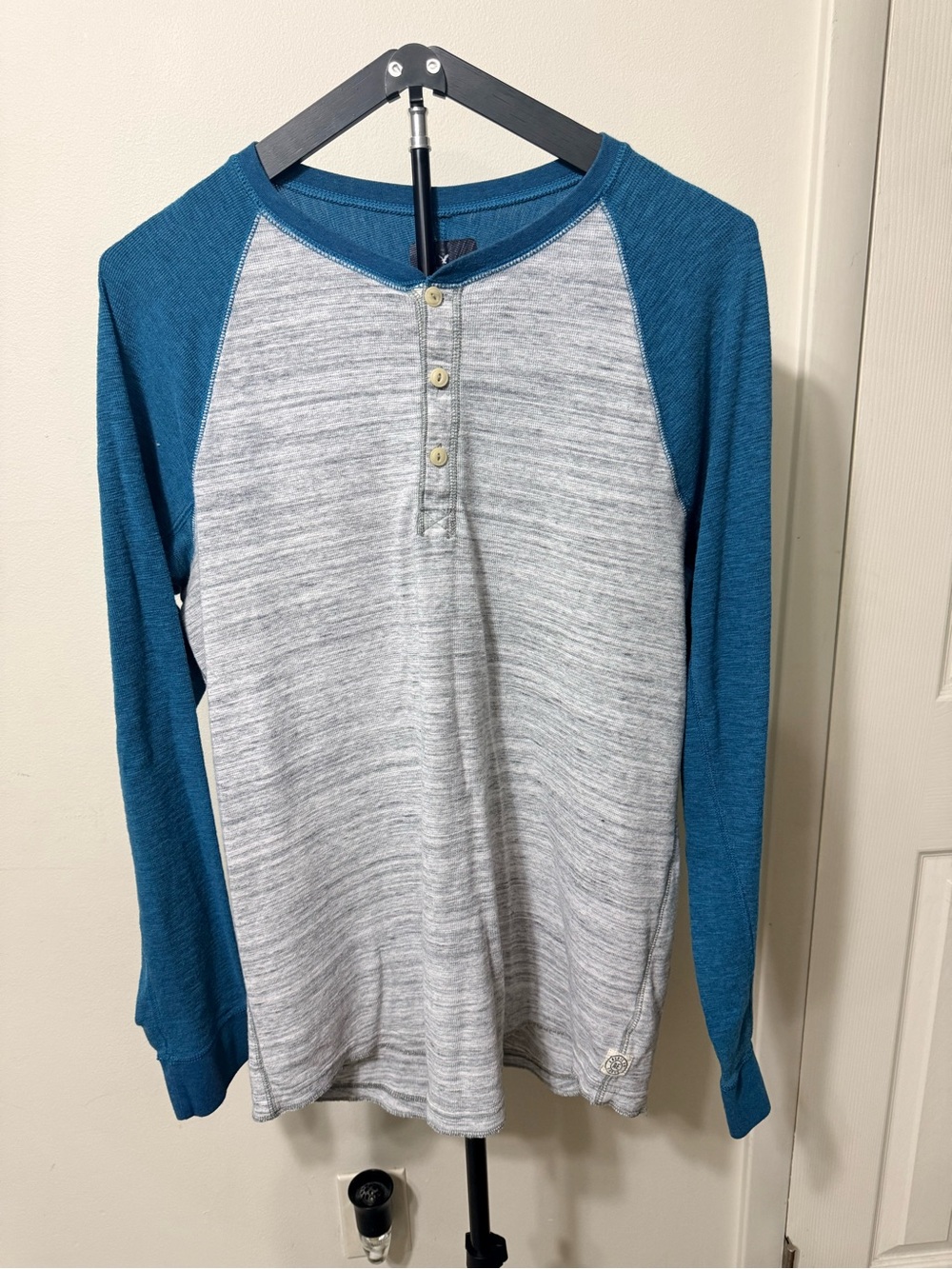 American Eagle Outfitters Men's Raglan Henley Sweater - Teal & Light Gray